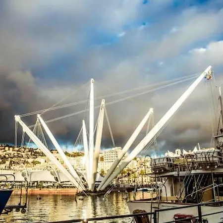 La Finestra Sul Cielo Del Porto Antico Di * Genua
